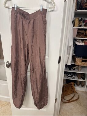Athleta silky Elastic-Waist Joggers in Dusty Brown